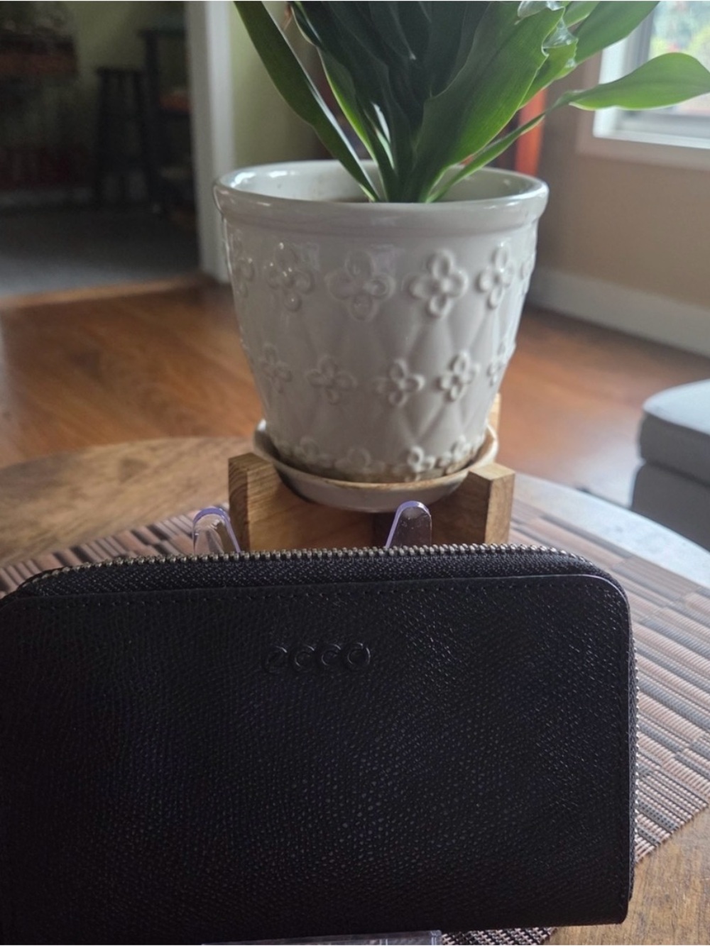Ecco Black Textured Zip Wallet